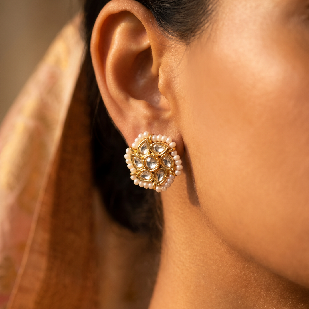 Desert Cool — Camel Motif Hasli in Oxidised Silver