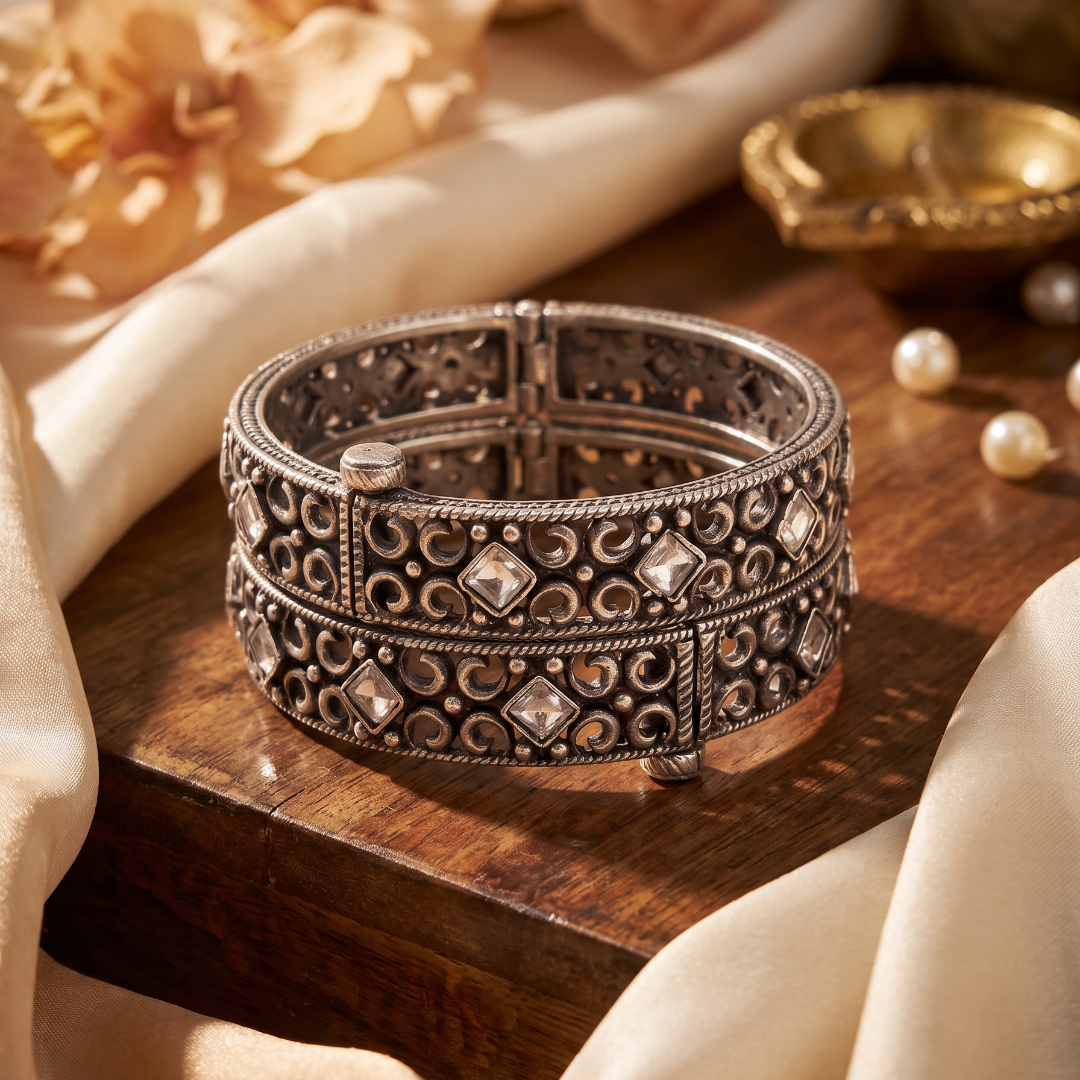 Wide Awake — Jali Kundan Kada in Oxidised Silver