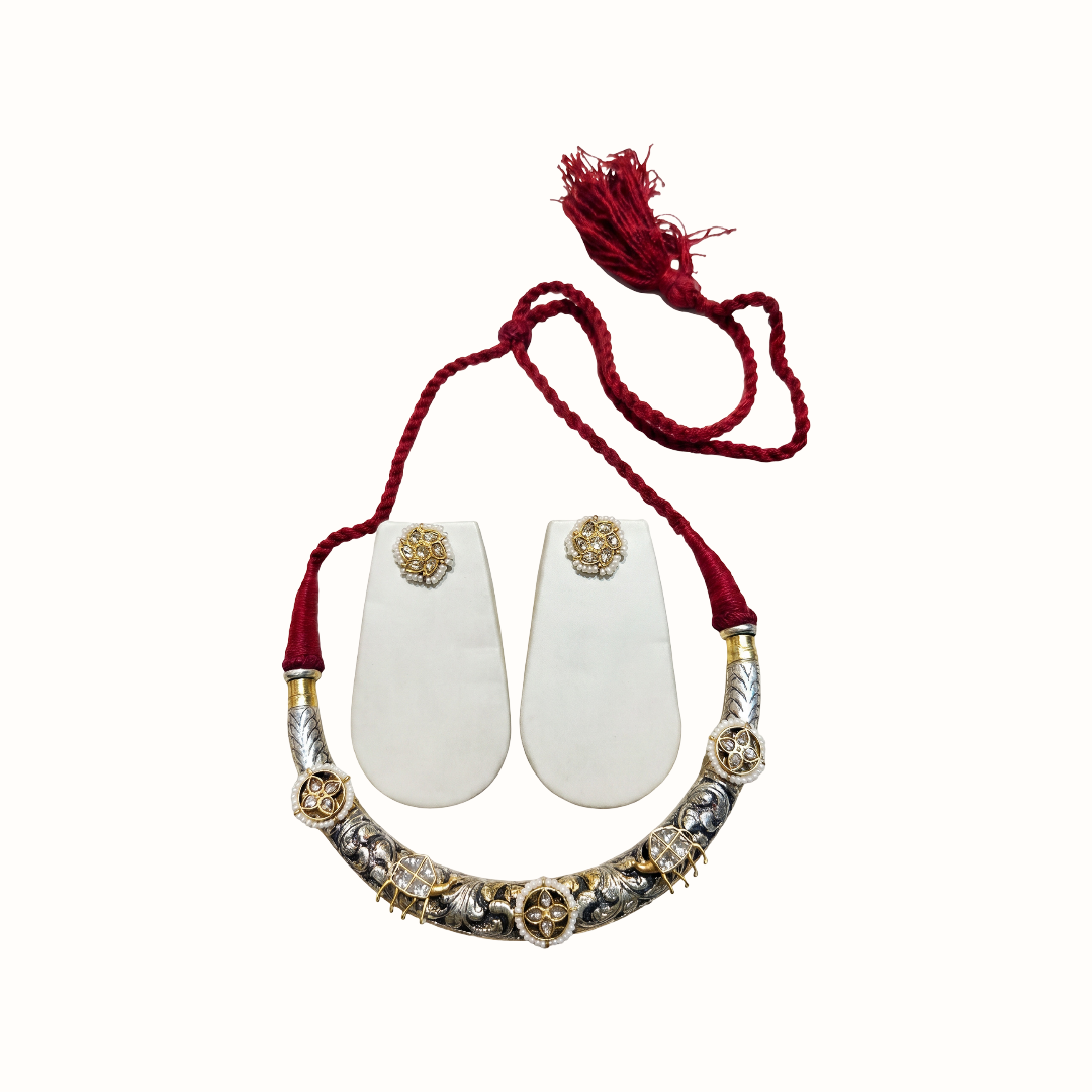 Desert Cool — Camel Motif Hasli in Oxidised Silver