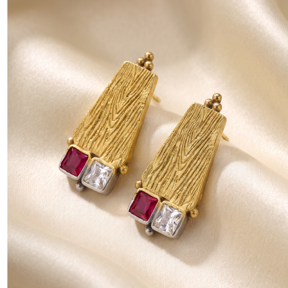Sharp Entrance — Kundan Stud Earrings in Gold Plated Silver