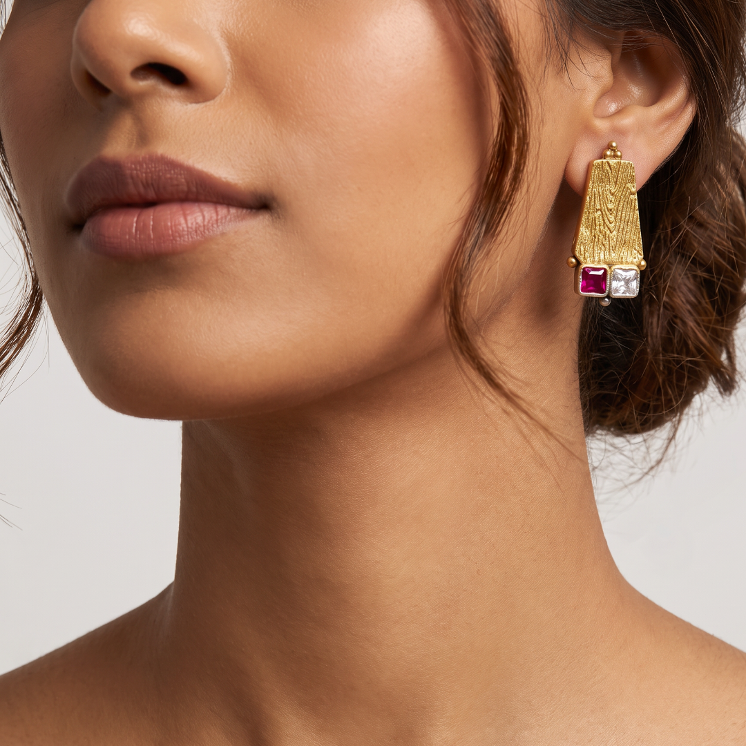 Sharp Entrance — Kundan Stud Earrings in Gold Plated Silver