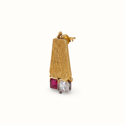 Sharp Entrance — Kundan Stud Earrings in Gold Plated Silver