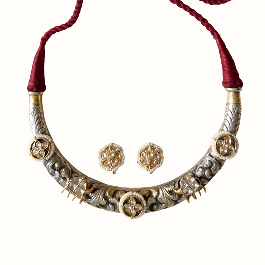 Desert Cool — Camel Motif Hasli in Oxidised Silver