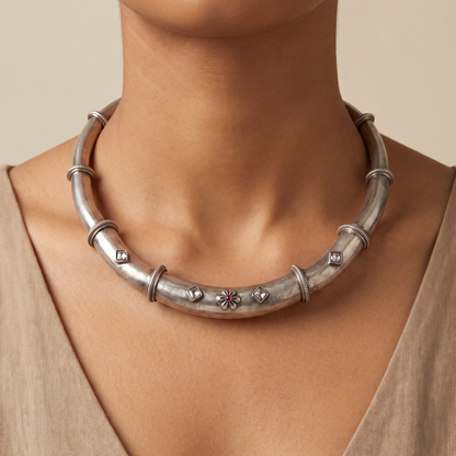 Neck Full — Kundan Hansli in Oxidised Silver