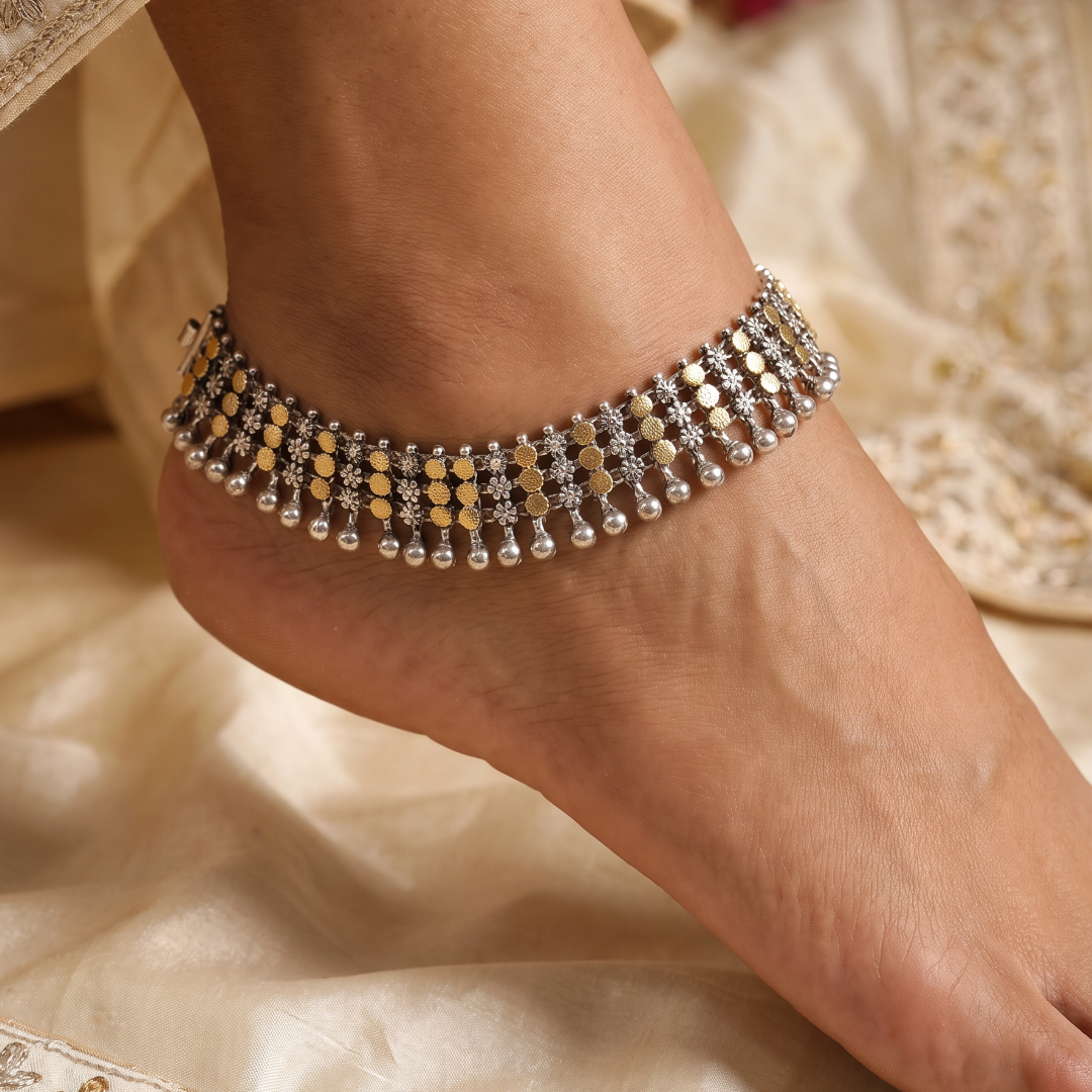 Two-Faced Beauty — Dual Tone Ratnagiri Payal in Oxidised Silver