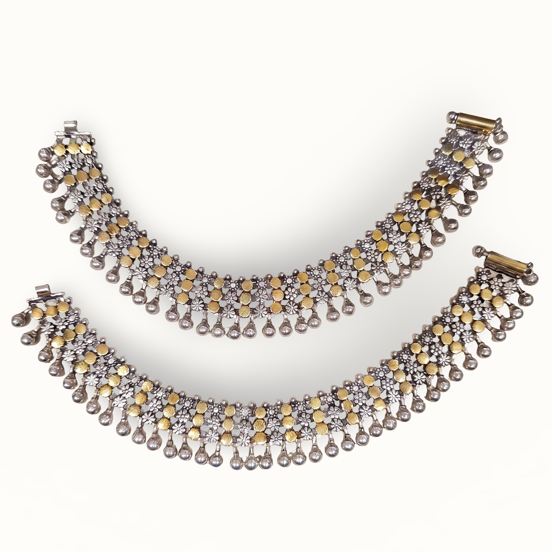 Two-Faced Beauty — Dual Tone Ratnagiri Payal in Oxidised Silver